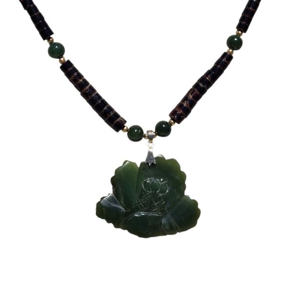 Vtg Carved Green Jade Flower Beaded Pendant Necklace 18” Coconut Shell Beads - Picture 8 of 10